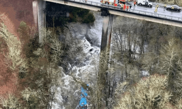 Autobús cayó desde un puente a un río en España y dejo 7 muertos