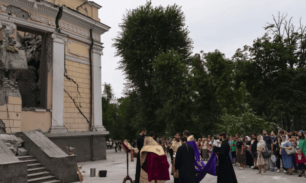 Ucrania: ataques con misiles rusos destruyen una histórica catedral de Odesa