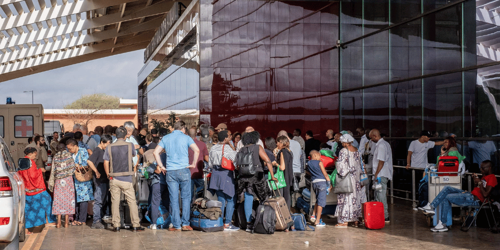 Llegan a Madrid los primeros españoles evacuados de Níger tras el golpe de Estado