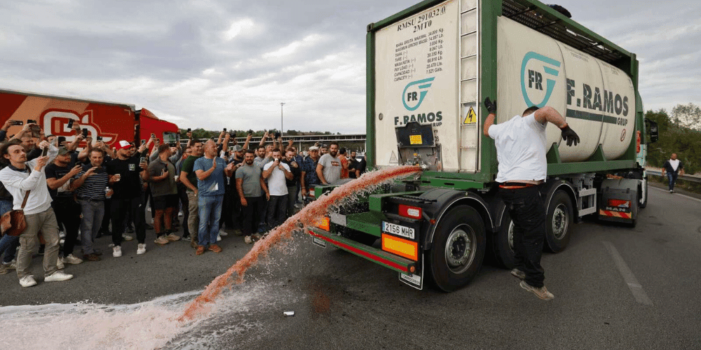 transportistas-espana-denuncian-volcado-camiones-francia-migrandoaeuropa.com