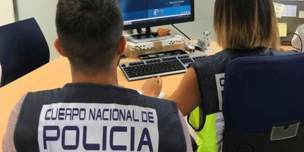 Detenidas tres personas en Alicante, Ceuta y A Coruña por distribuir pornografía infantil mediante una aplicación