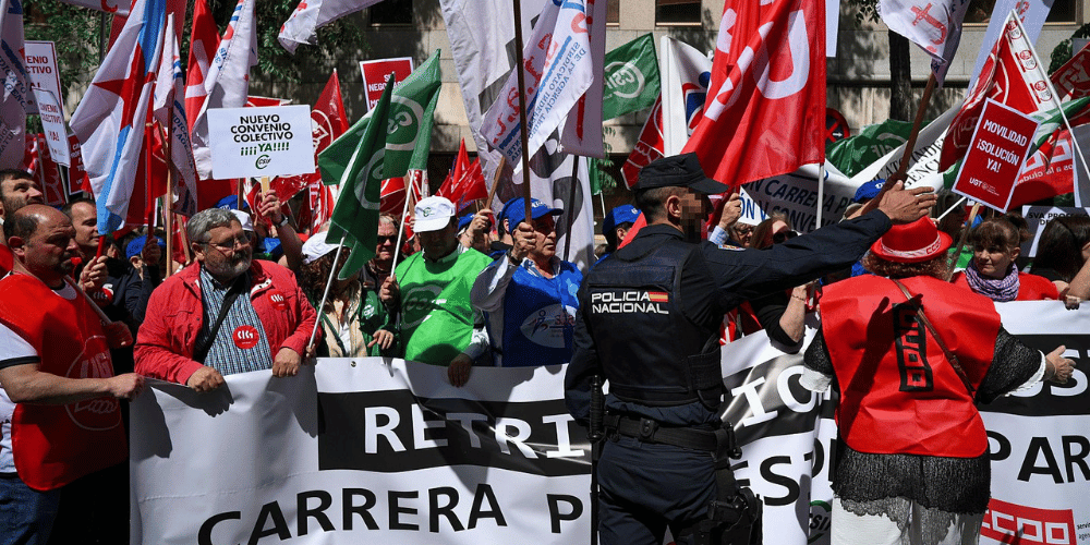 trabajadores-agencia-tributaria-protestan-madrid-exigir-mejoras-laborales-salariales-migrandoaeuropa.com