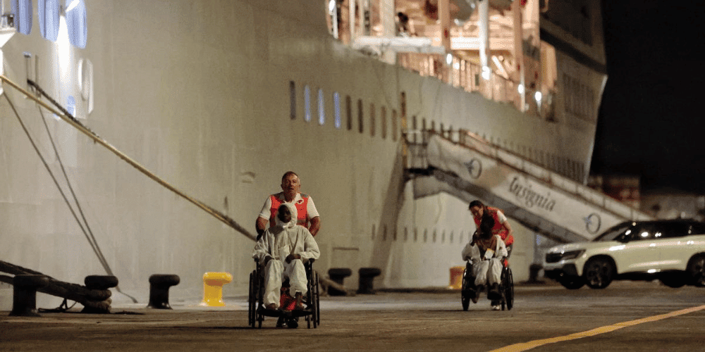 Crucero con destino a Tenerife rescata un cayuco con 67 supervivientes y 4 cadáveres