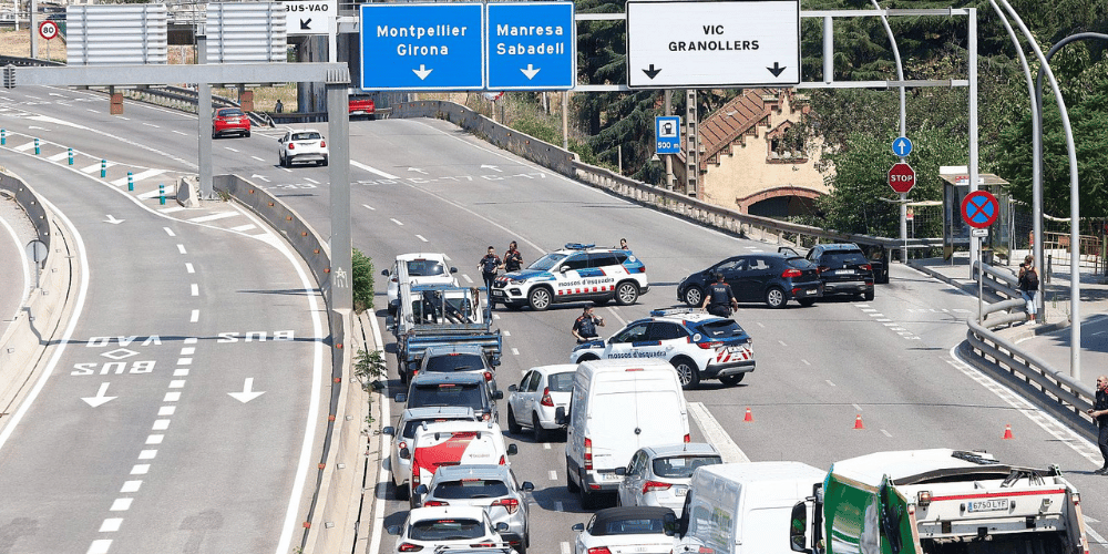 Los Mossos activan el operativo “Jaula” para intentar localizar a Puigdemont