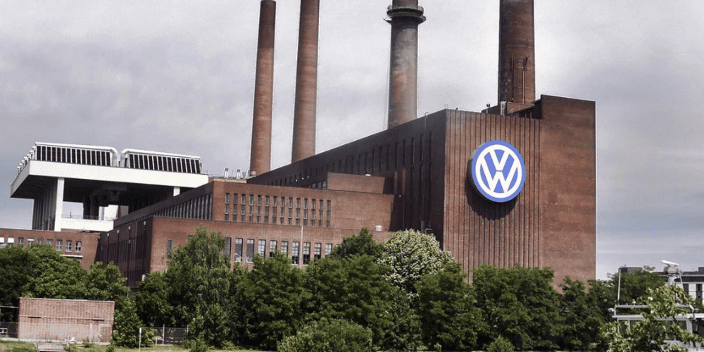 volkswagen-evalua-cerrar-sus-fabricas-en-alemania-migrandoaeuropa.com