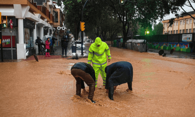 Málaga restaura la normalidad y enfrenta los destrozos de la DANA