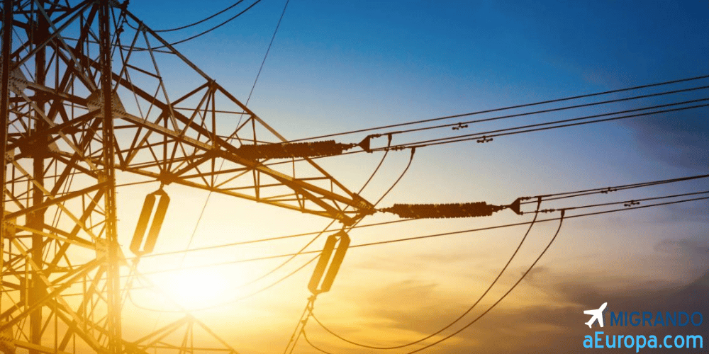 Torres de alta tensión y red eléctrica en España, foco del nuevo real decreto