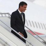 Sánchez regresa a Madrid por un problema técnico en su avión camino a la reunión con Zelenski en París