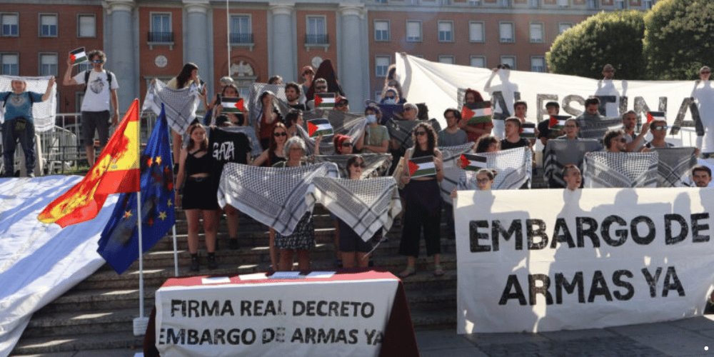 Protesta en Madrid pidiendo embargo de armas a Israel durante conflicto en Gaza