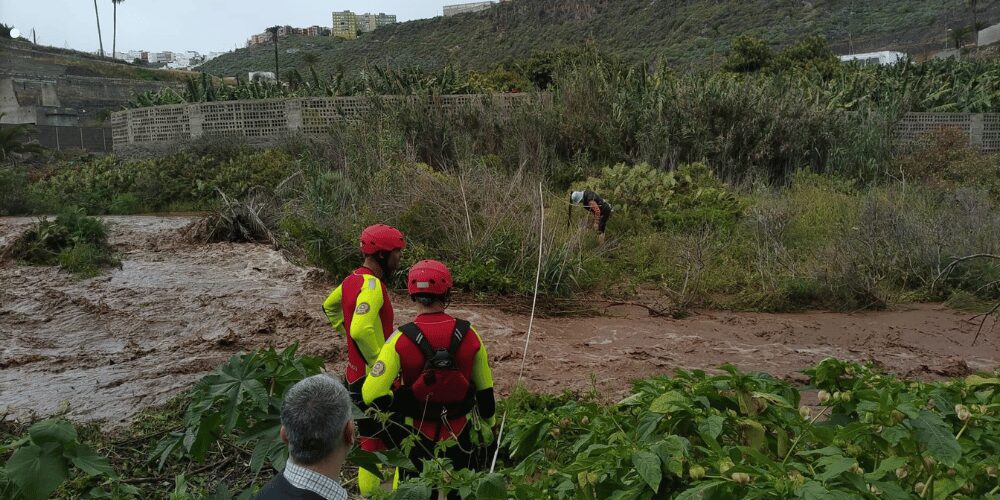 La UME se despliega en Gran Canaria: nivel 2 de emergencia por la borrasca Therese